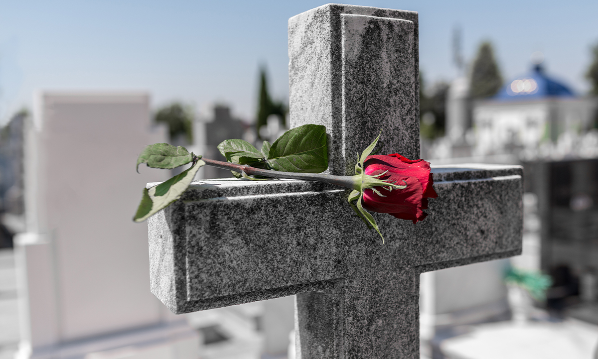 pogrebno memento mori križevi i garniture